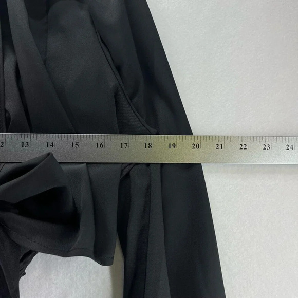 QED London Blouse Womens Sz 4 Tie Knot Cropped Long Sleeve Back Shirred Black - Picture 10 of 11